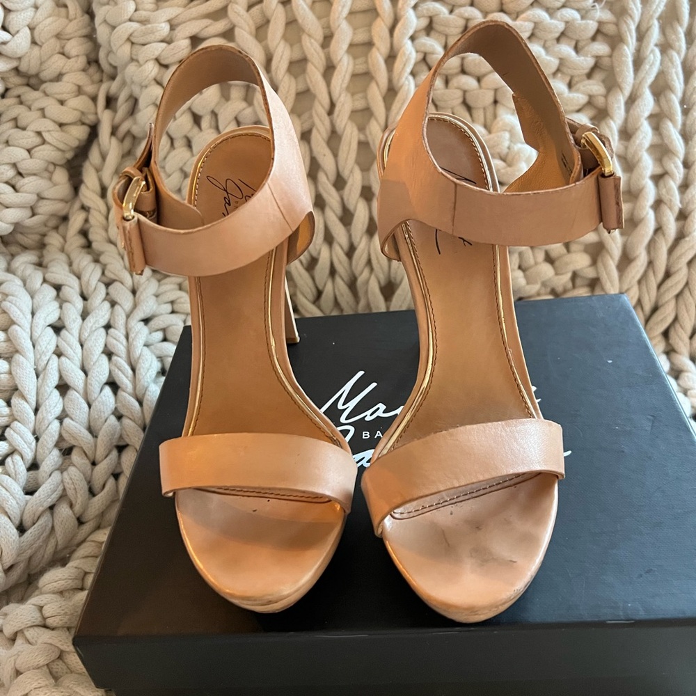 Badgley Mischka tan heels.